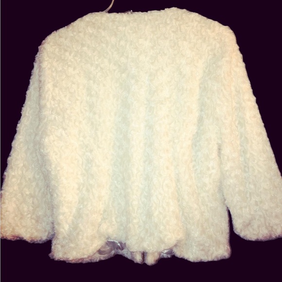 [#1031]FOREVER 21 PLUS | Off White Cropped Plush Faux Fur Jacket Blazer | 1x - Picture 3 of 5